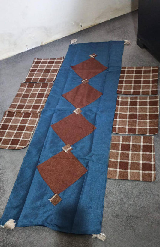 Table Runner with 6 Table Mats